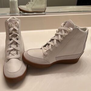 Sorel Women's Size 7.5 White High-Top Sneakers